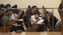 Imagen de alumnos en la facultad de Matem�ticas el curso pasado