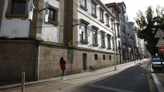 Calle Alfonso XIII, en Pontevedra, que se cortar� al tr�fico para ampliar zonas de recreo de los colegios Froebel y Doroteas