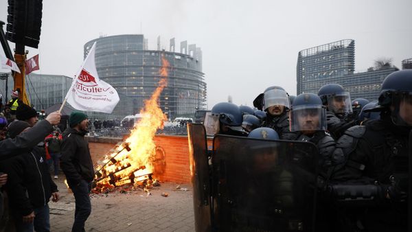 La polic�a hizo un paraoeto frente a los agricultores y ganaderos que acudieron esta ma�ana a maniefstarse a Estrasburgo