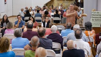 Reuni�n ayer en O Val entre Histagra, Memoria Hist�rica, familias de v�ctimas y vecinos.