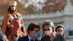 El alcalde de Madrid, Jos� Luis Mart�nez-Almeida, asiste a la presentaci�n de la nueva temporada del parque tem�tico hist�rico Puy du Fou Espa�a este mi�rcoles en el Parque de El Retiro