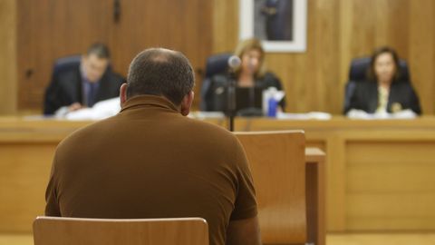 El acusado acept una pena de dos aos de prisin y una multa de 2.160 euros