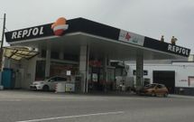 La gasolinera de Repsol en el casco urbano de Ribadeo, una donde se podrn aplicar los descuentos. 