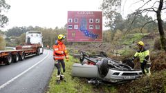 Uno de los vehículos sufrió el accidente en el límite entre Vilagarcía y Catoira