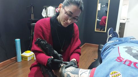 Black Blood Tattoo Studio está situado en Ribadeo, en el número 15 de la Avenida de Galicia