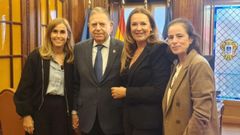 El alcalde recibe a miembros de la fundaci�n El Sue�o de Vicky