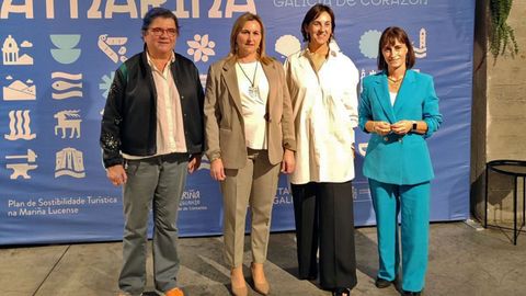La presidenta de la Mancomunidade y alcaldesa de Lourenzá, Rocío López, y la alcaldesa de Barreiros, Ana Ermida, en Bilbao