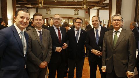 De izquierda a derecha: el Director General de Galicia Norte, David Marts; el Director General de la Cmara de A Corua, Manuel Galdo; el director de Fondos Europeos y Sostenibilidad del Banco Sabadell, Ignacio Rodrguez; el director general de Banco Sabadell de Galicia, Adolfo Garca Ciao; el director de Distribucin comercial territorial Noroeste del  Banco SabadellIaki Pradera y el delegado de Iberdrola en Galicia, Francisco Silva