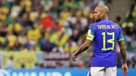 La defensa de Alves cuestiona los indicios y las acusaciones piden mantenerlo en prisi�n