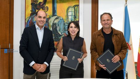 De izquierda a derecha Alfredo Fern�ndez, director de XERA, la conselleira de Econom�a e Industria, Mar�a Jes�s Lorenzana, y el presidente de la Fundaci�n Arume, Xos� Mera