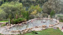 Imagen de una de las termas ubicadas en la zona fluvial de Outariz