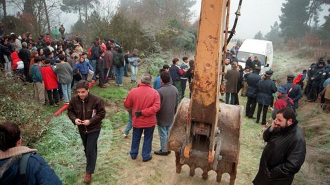 Los terrenos que el Concello propone para viviendas fueron adquiridos por la Xunta en 1985. En 1999 el gobierno auton�mico y el local acordaron construir all� un campo de f�tbol. Frente a ese proyecto, que qued� finalmente aparcado, se organizaron manifestaciones (en la foto).