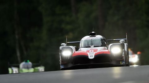 El Toyota de Fernando Alonso en sus primeros momentos al volante en Le Mans