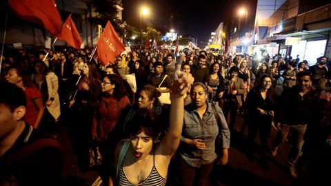 Grupos de manifestantes expresan su apoyo en las calles de San Jos�, capital de Costa Rica, a las mujeres que se atrevieron a denunciar al expresidente del pa�s