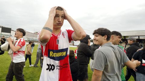 <span lang= gl >Samu Santos, durante a celebraci�n do ascenso a Segunda Federaci�n.</span>