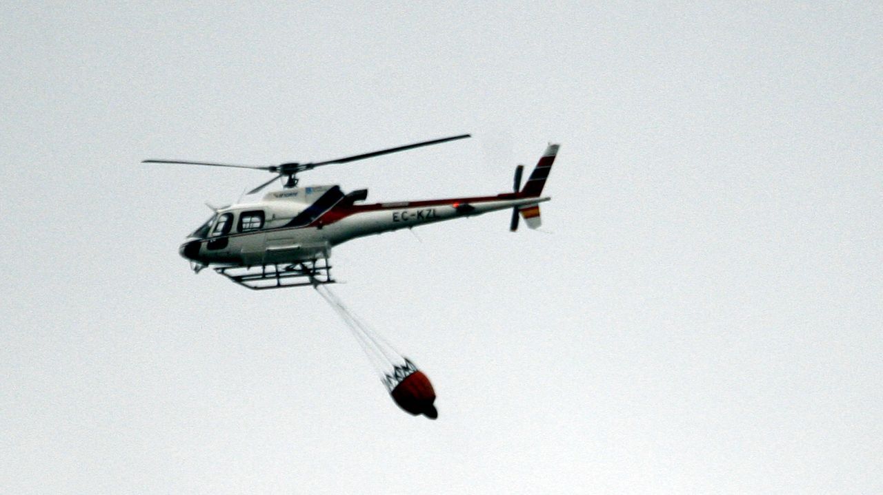 El incendio que afecta a Ourol desde el martes está controlado y afecta ya a 72 hectáreas