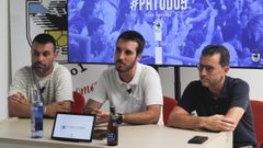 Gerard Casas, en el centro en la imagen, durante su presentacin como entrenador.