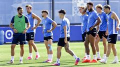 Parte de la plantilla del Deportivo durante un entrenamiento en el D�por Training Center