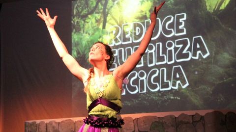 Ariadna Santana pasar hoxe por Carballo 