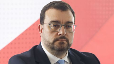 El presidente del Principado de Asturias (Espa�a), Adri�n Barb�n, se�al� en una rueda de prensa que la comunidad espa�ola busca  oportunidades de negocio  y mejorar sus datos de exportaciones e inversi�n en el pa�s norteamericano, este martes en Ciudad de M�xico (M�xico)
