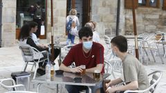 Vecinos de Viveiro, con mascarillas