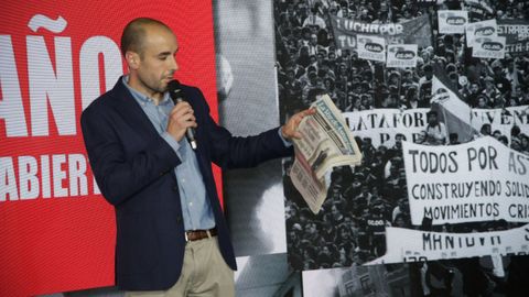 El director de La Voz de Asturias, Luis Fern�ndez, recuerda la etapa en papel y celebra la nueva era digital del peri�dico.
