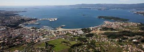 La ausencia del tren impidi� la uni�n real de una comarca y una r�a que solo se conecta en los mapas y en los papeles oficiales.