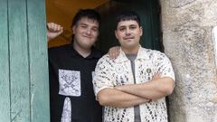 Bieito Pereira e Xabi G�mez (na imaxe, nun concerto en Baldaio) forman o d�o Unto Vello. 