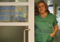 Eugenia Lpez Suso a la entrada de la Unidad de Quemados del Hospital de A Corua. 