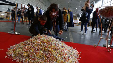 Caramelos en el recinto ferial de Pontevedra donde se poda ver a los Reyes Magos