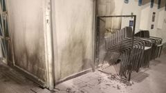 La terraza del bar Polvor�n afectada por un fuego intencionado