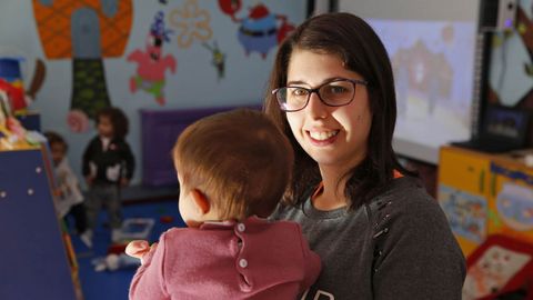 La peque�a Lara es la �nica vecina nacida en el concello de Vilari�o de Conso durante el 2018