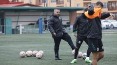 Javi Rey dirigi� este jueves su primer entrenamiento al frente del CD Arenteiro en el campo de A Uceira
