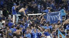 La aficin del Oviedo celebra el ascenso a Primera Divisin