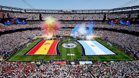 El MetLife Stadium de Nueva Jersey acogi� la ceremonia de clausura, previa a la final.