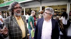 Pernas estuvo acompa�ado en la presentaci�n del periodista Ram�n Loureiro, a la derecha. 