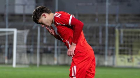 El futbolista ourensano Javi Fernndez, ex del Celta, en su regreso a los terrenos de juego con el filial del Bayern de Mnich.