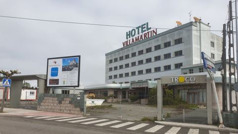 Fachada principal del edificio del Hotel Villamart�n, que lleva a�os cerrado