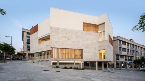 Biblioteca municipal de Nigr�n dise�ada por el estudio arquitect�nico vigu�s G�ndara#Pons