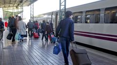 Tren hotel a Barcelona en la estaci�n de Lugo