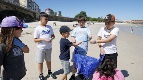 Voz natura, Actividade Voz Natura con CEIP Santa Irene + CEIP Campanario. Limpeza  Playa de Suigrexa (Porto do Son)