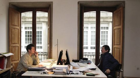 El estudio de arquitectura se halla en el viejo entramado urbano que dialogaba con el mar.