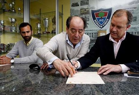 Martn Barcala, Luciano Calvo y Javier Oreiro en el acto de presentacin ayer en As Eiroas. 