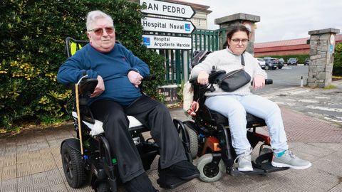 Maite Rivas y Tania Tirado, dos de las usuarias que denuncian la situaci�n del CAMF de Ferrol.