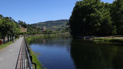 El río Avia, en Leiro, en el área recreativa de O Salgueiral.