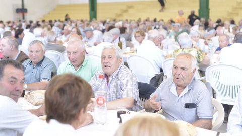 Comida de la tercera edad de Guntn 