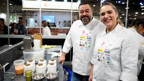 Jos� Luis Pardo y su ayudante Ver�nica D�az lograron que la gastronom�a de Lugo se metiese entre las m�s destacadas del certamen nacional