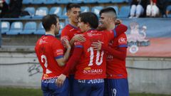 La UD Ourense celebra un gol.