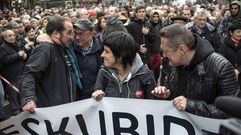 Dirigentes de la CUP, como Anna Gabriel y David Fern�ndez, en una manifestaci�n este s�bado a favor de acercar presos de ETA