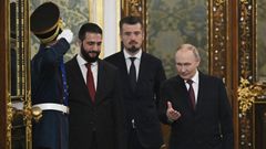 El presidente sirio, Ahmed al Sharaa, junto a Vladimir Putin en Mosc.